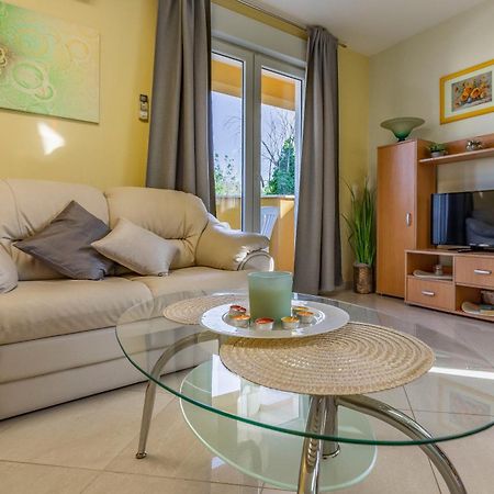 Apartments Istriensonne - Haus Stephan Медулин Екстериор снимка