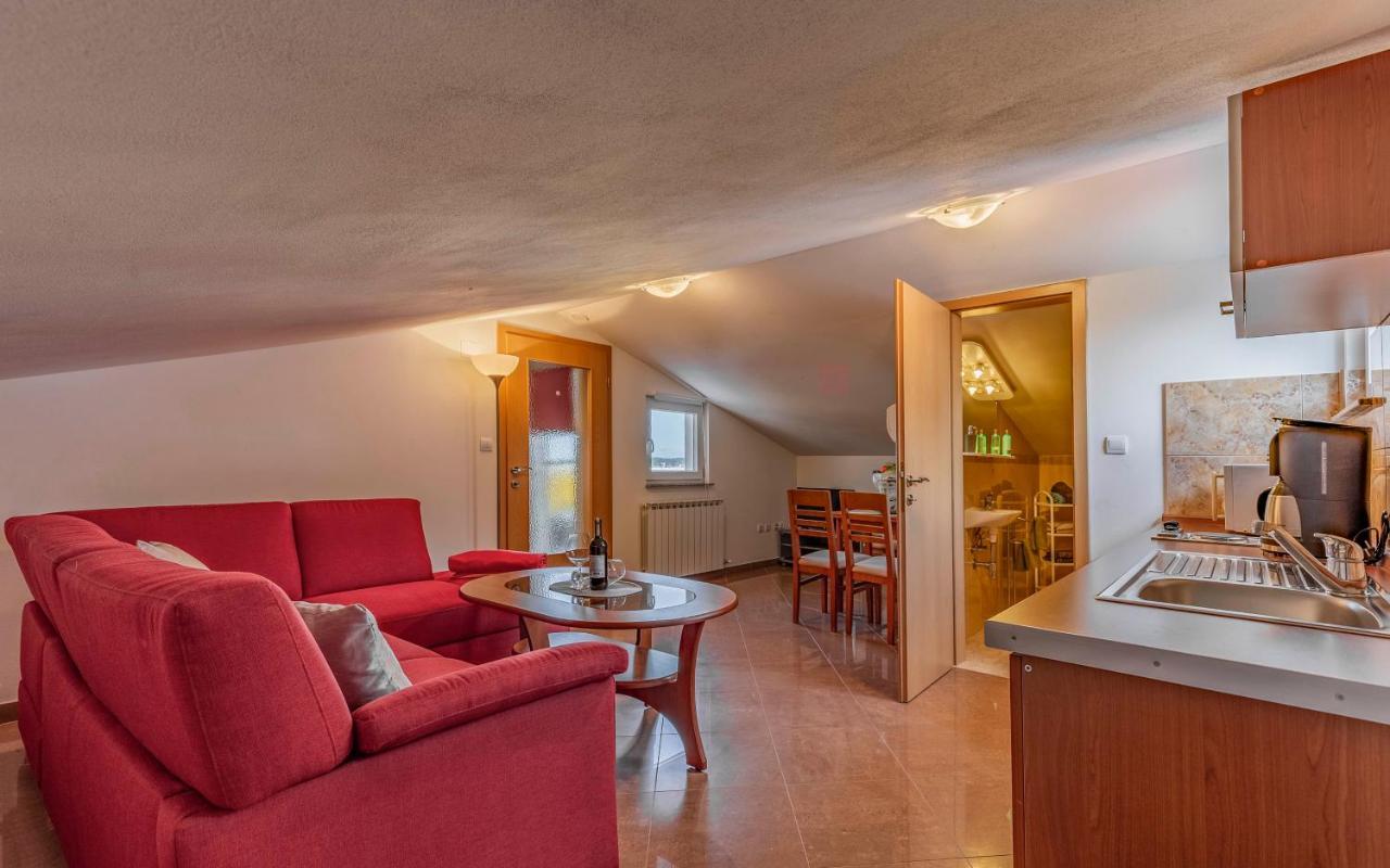 Apartments Istriensonne - Haus Stephan Медулин Екстериор снимка