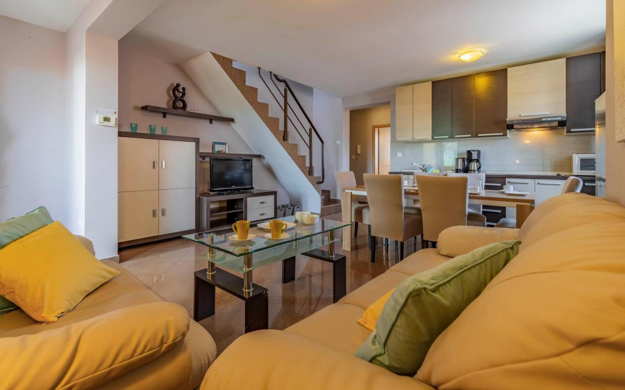 Apartments Istriensonne - Haus Stephan Медулин Екстериор снимка