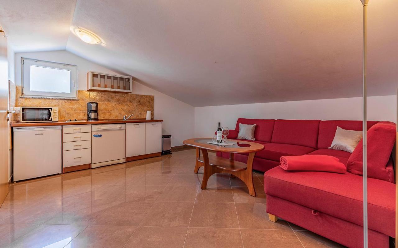 Apartments Istriensonne - Haus Stephan Медулин Екстериор снимка