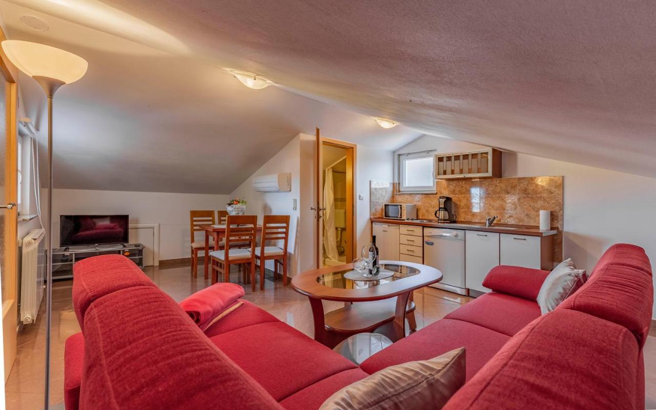 Apartments Istriensonne - Haus Stephan Медулин Екстериор снимка