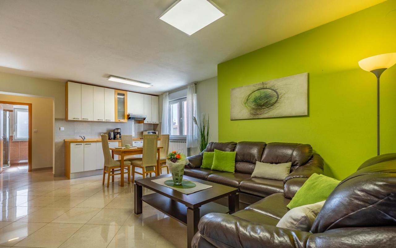 Apartments Istriensonne - Haus Stephan Медулин Екстериор снимка
