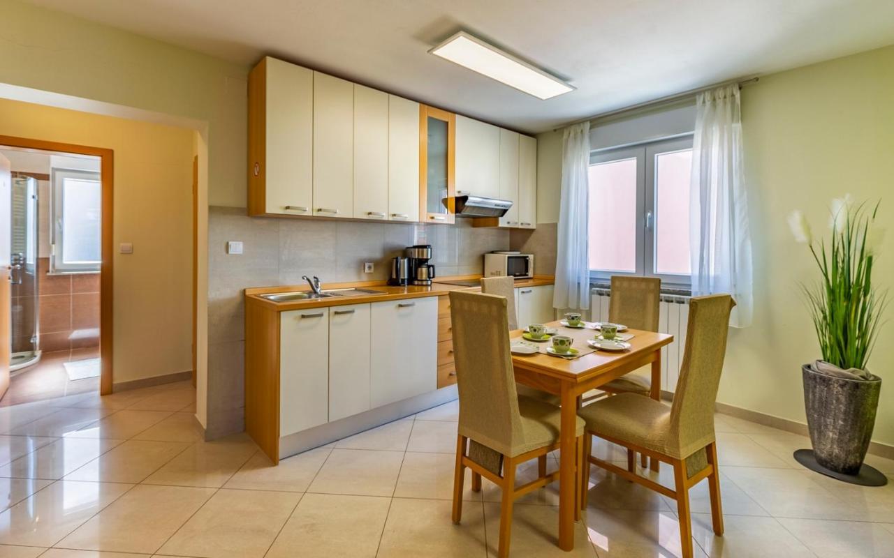 Apartments Istriensonne - Haus Stephan Медулин Екстериор снимка