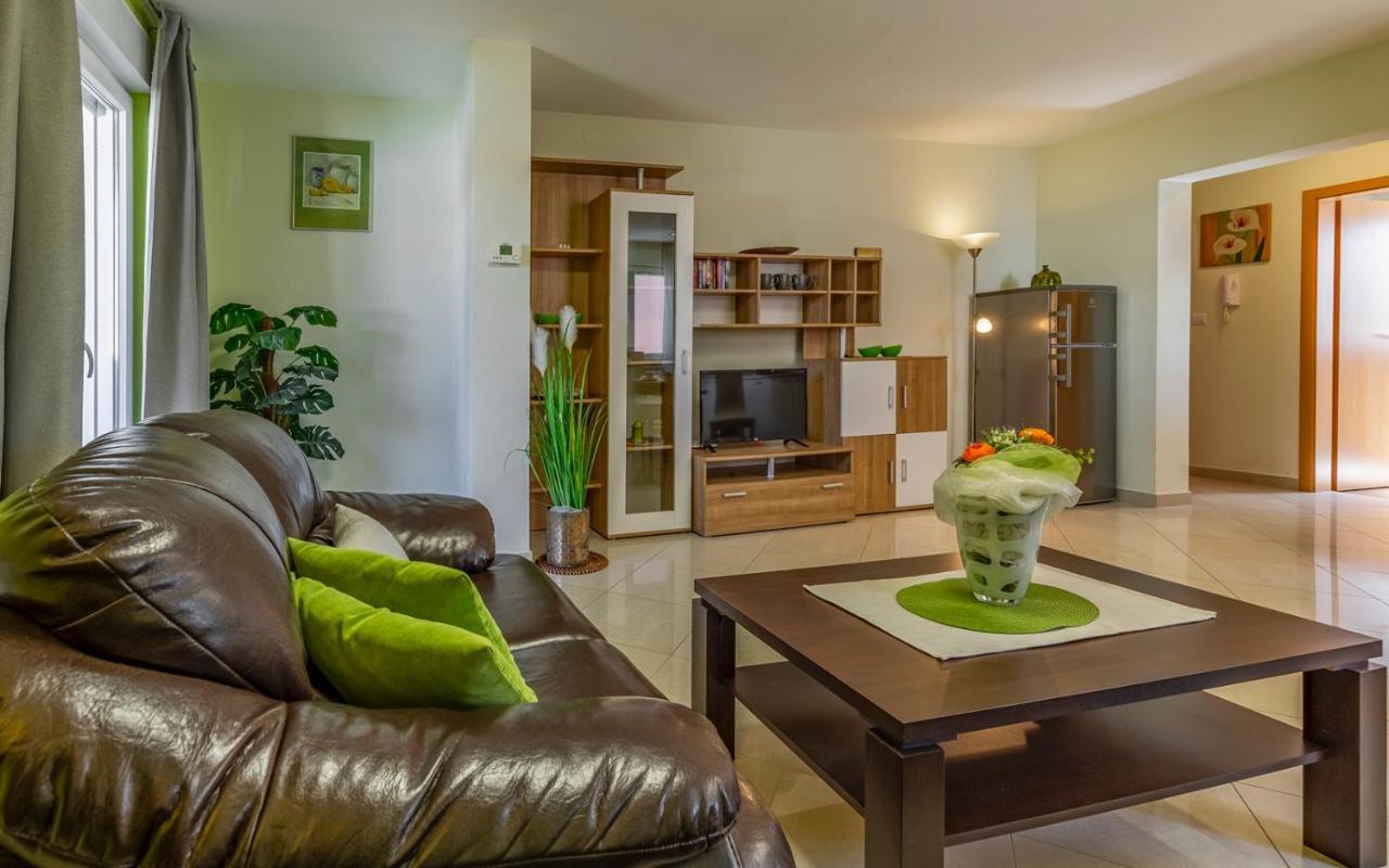 Apartments Istriensonne - Haus Stephan Медулин Екстериор снимка