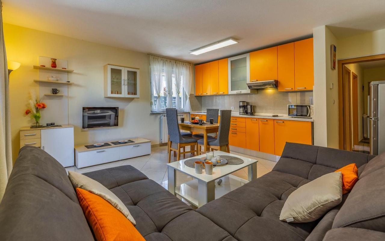 Apartments Istriensonne - Haus Stephan Медулин Екстериор снимка
