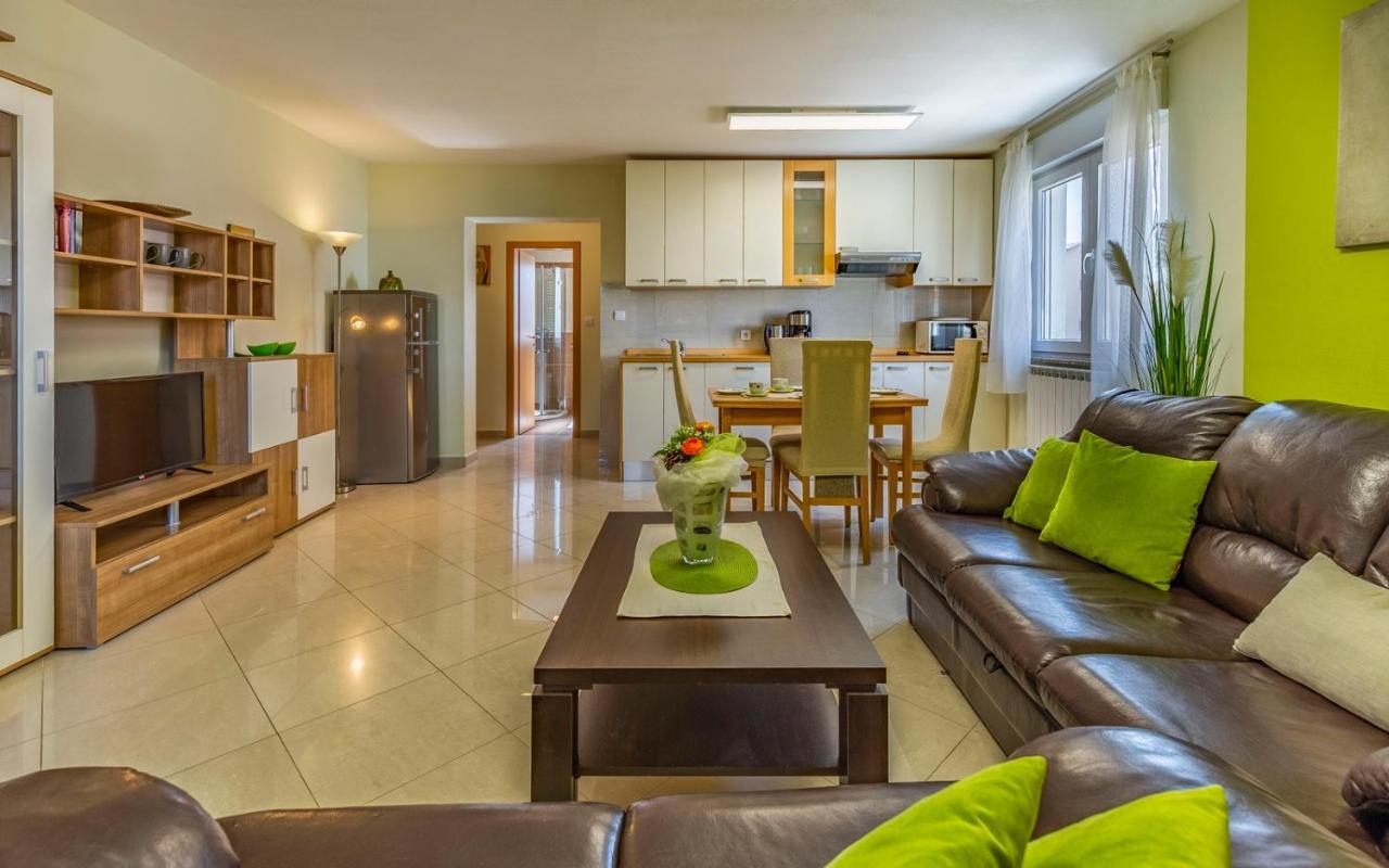 Apartments Istriensonne - Haus Stephan Медулин Екстериор снимка